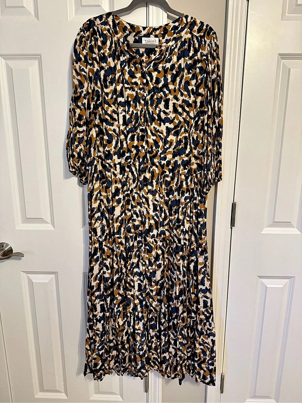 Velvet by Graham & Spencer Animal Print Maxi Dress Size Large